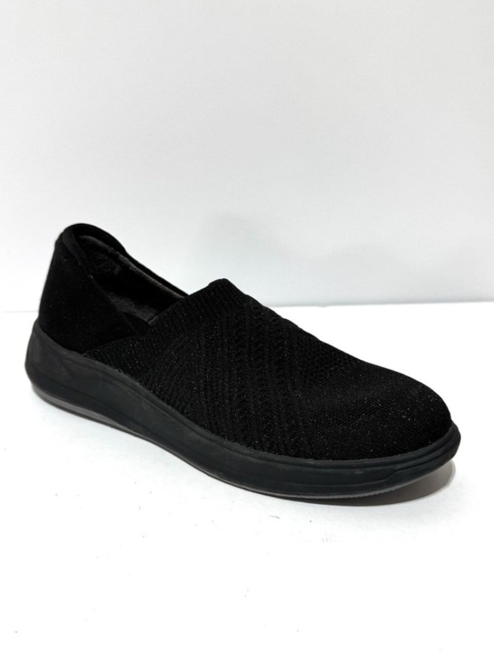 Bzees Womens Triumph Slip On Black Size 6.5M